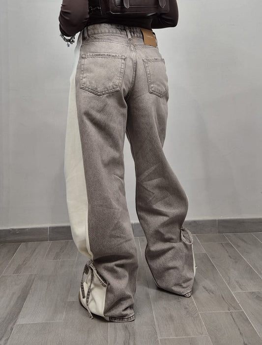 Jeans donna grigi a gamba larga con inserti crema, stile streetwear, moda femminile