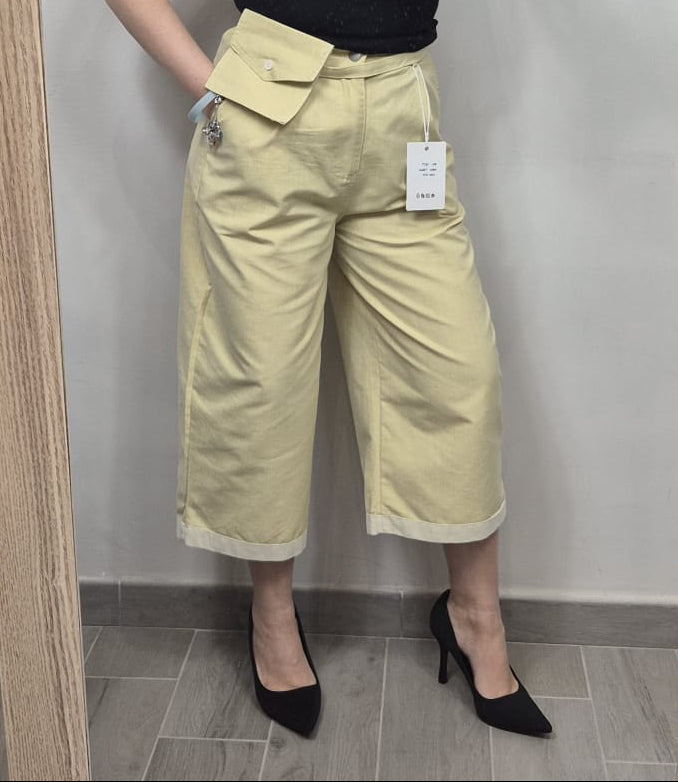 Pantaloni culotte donna giallo chiaro con tasca applicata, abbigliamento moda femminile